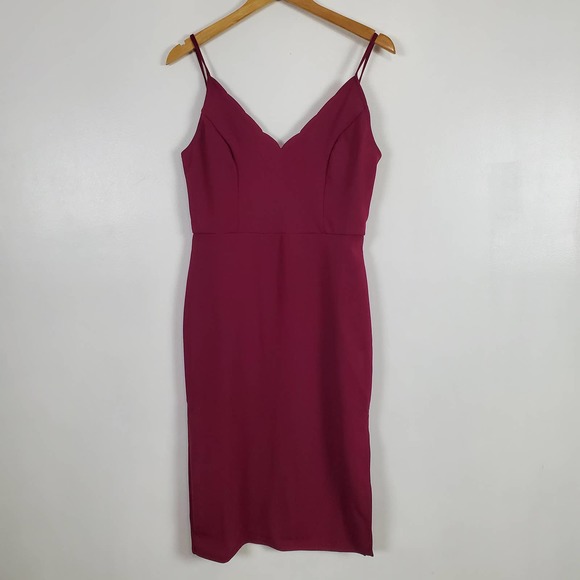 Socialite Dresses & Skirts - Socialite NWOT scallop neck bodycon dress